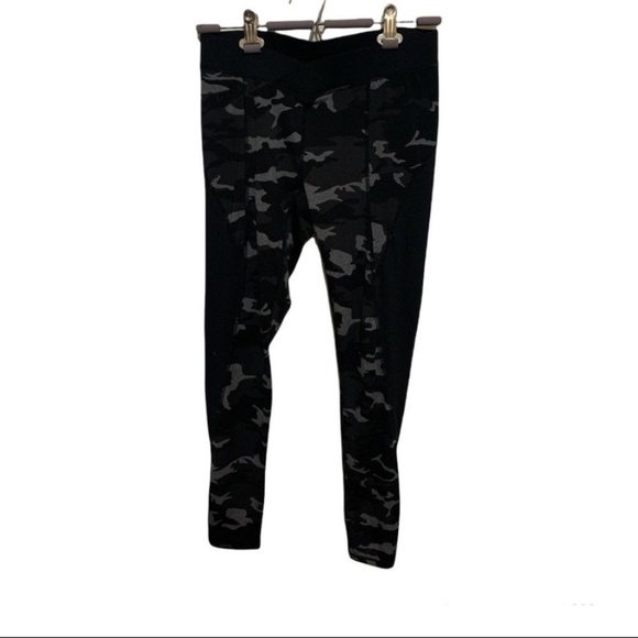 💋4/20 Camo black and grey cutout leggings - Picture 1 of 6